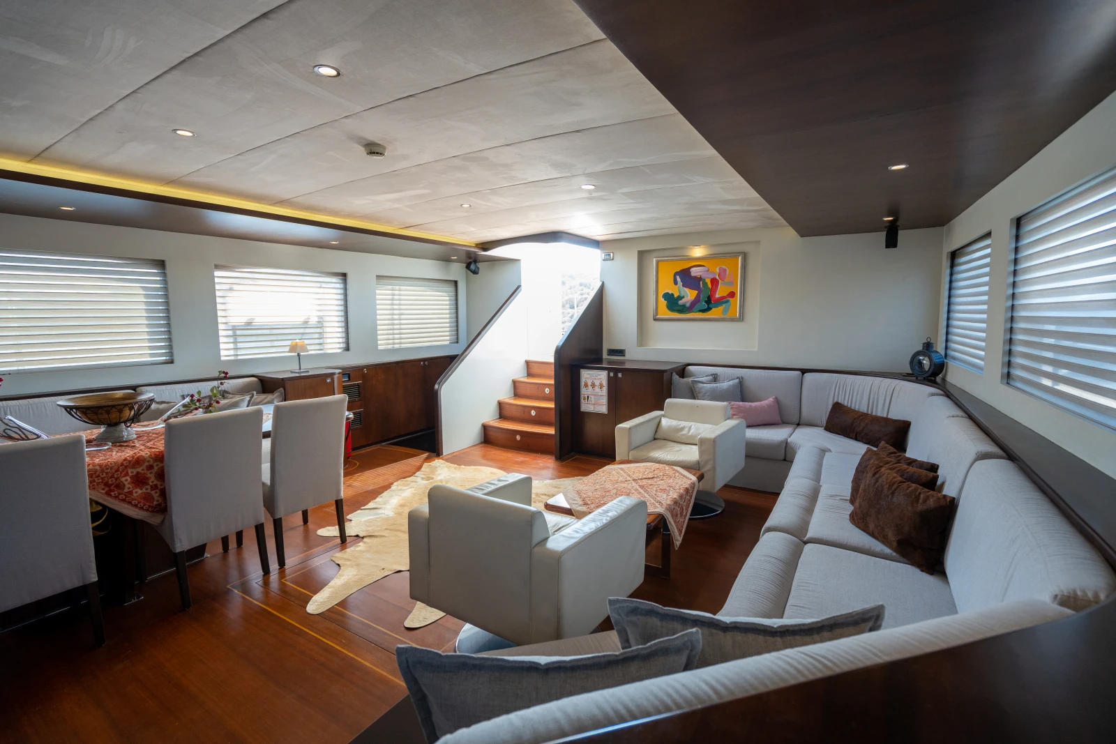 saloon
